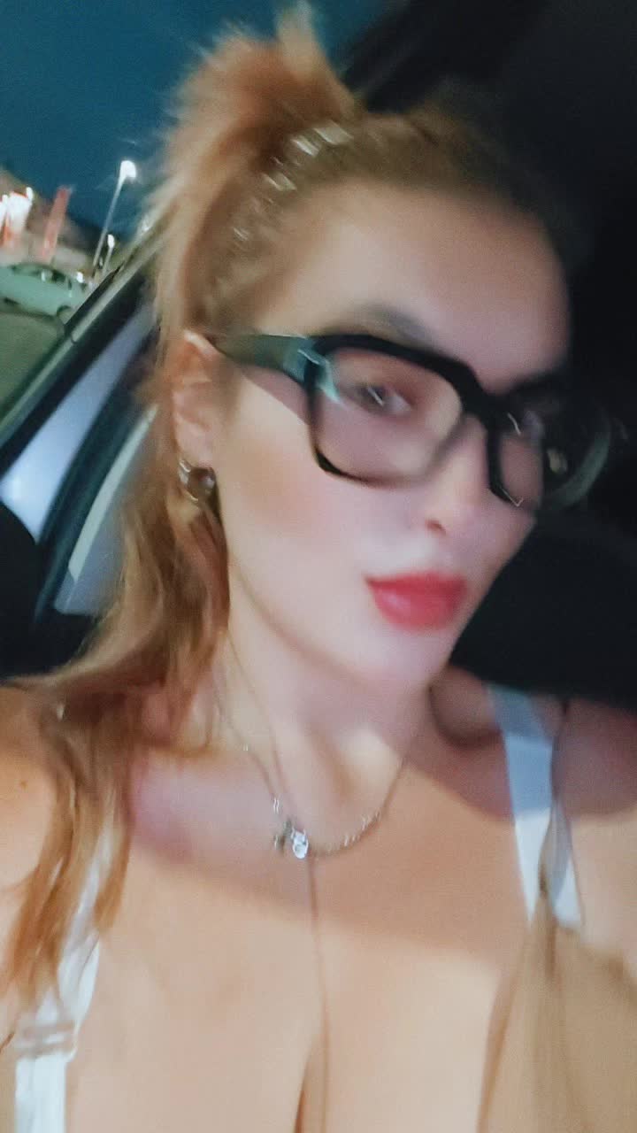 @Vanessa 🤍💜🦋