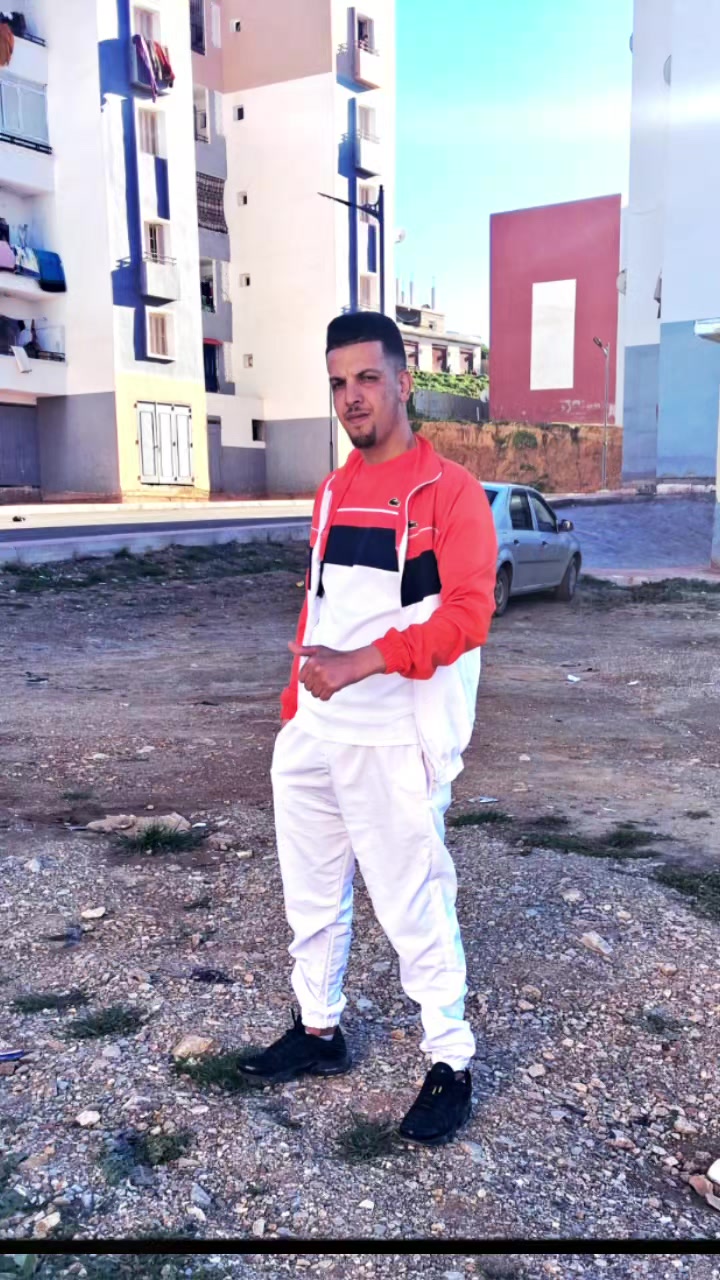 @An&oslash;&uuml;ar M&eacute;n&atilde;i