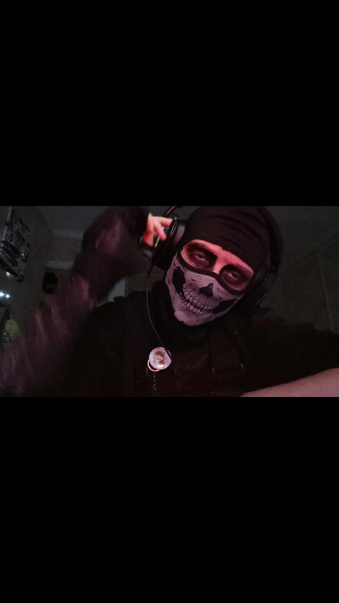 @Забавный чел × Асек