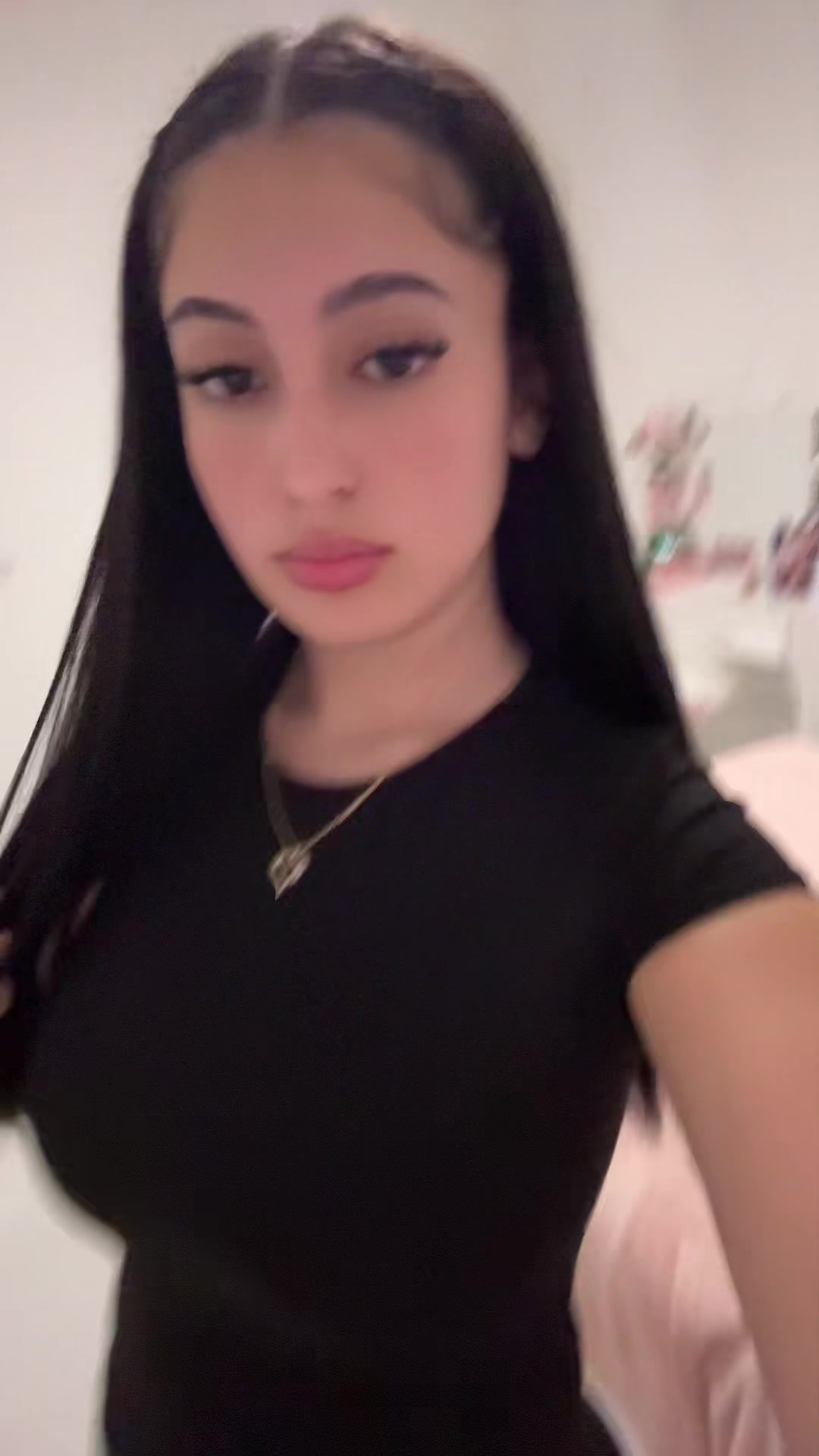 @🧍♀️