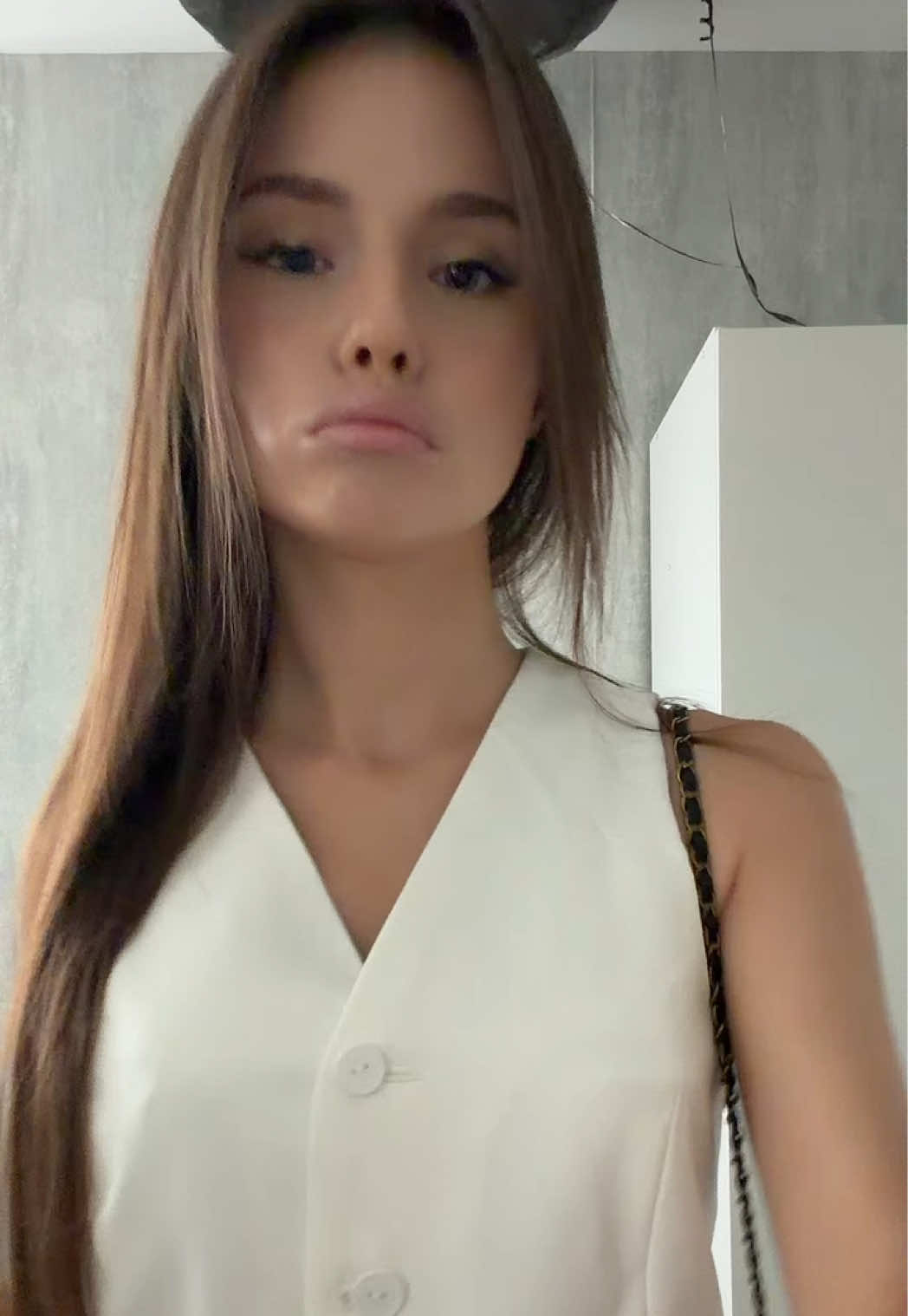 @𝑚𝑖𝑙𝑜𝑤𝑎