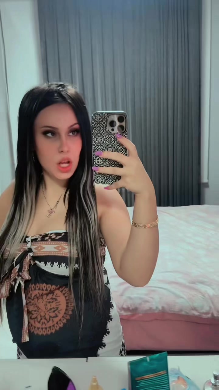 @Ayşenazz 🖤