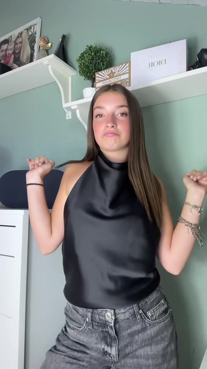 @nicolee