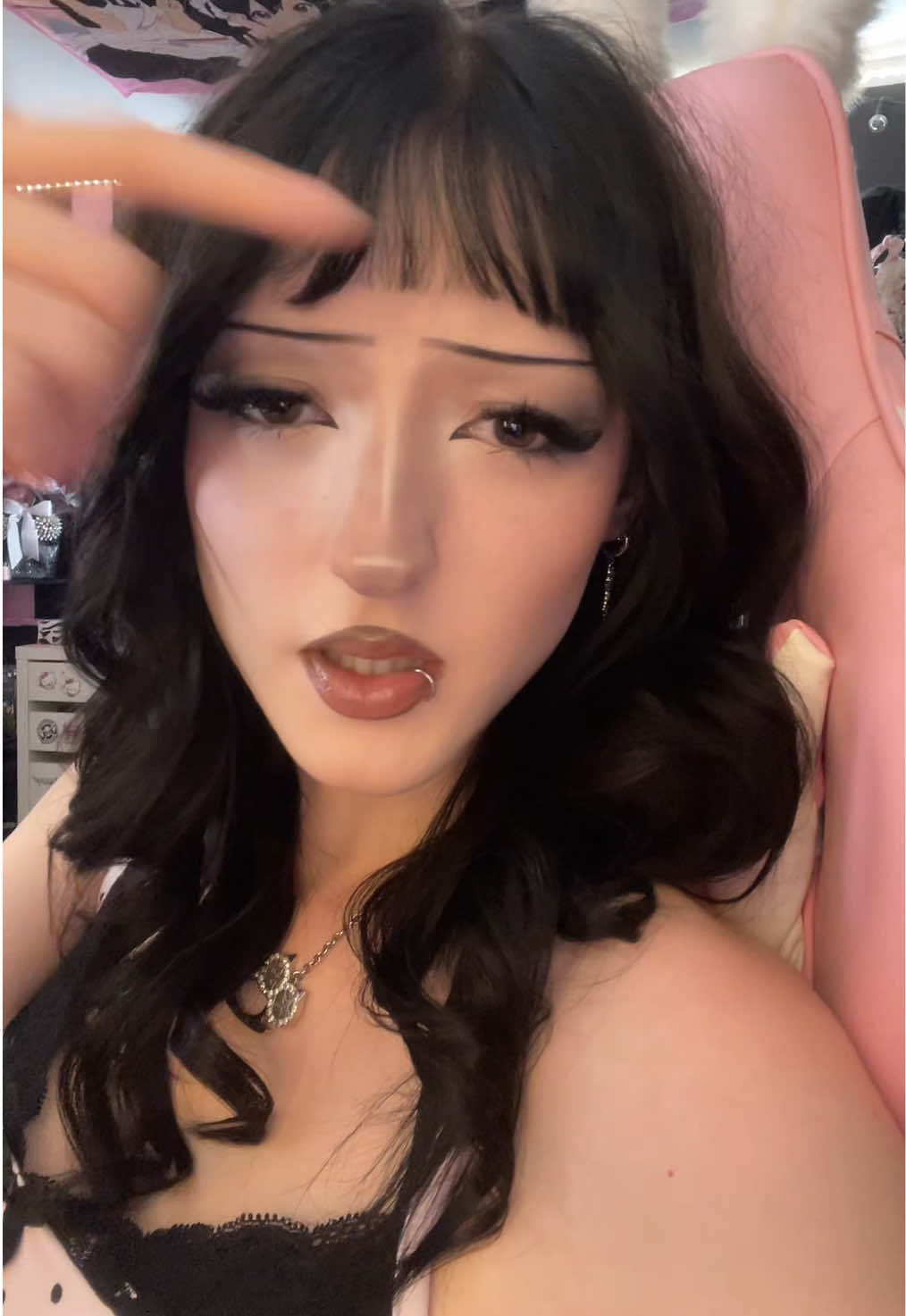 @Luzi ໒꒱