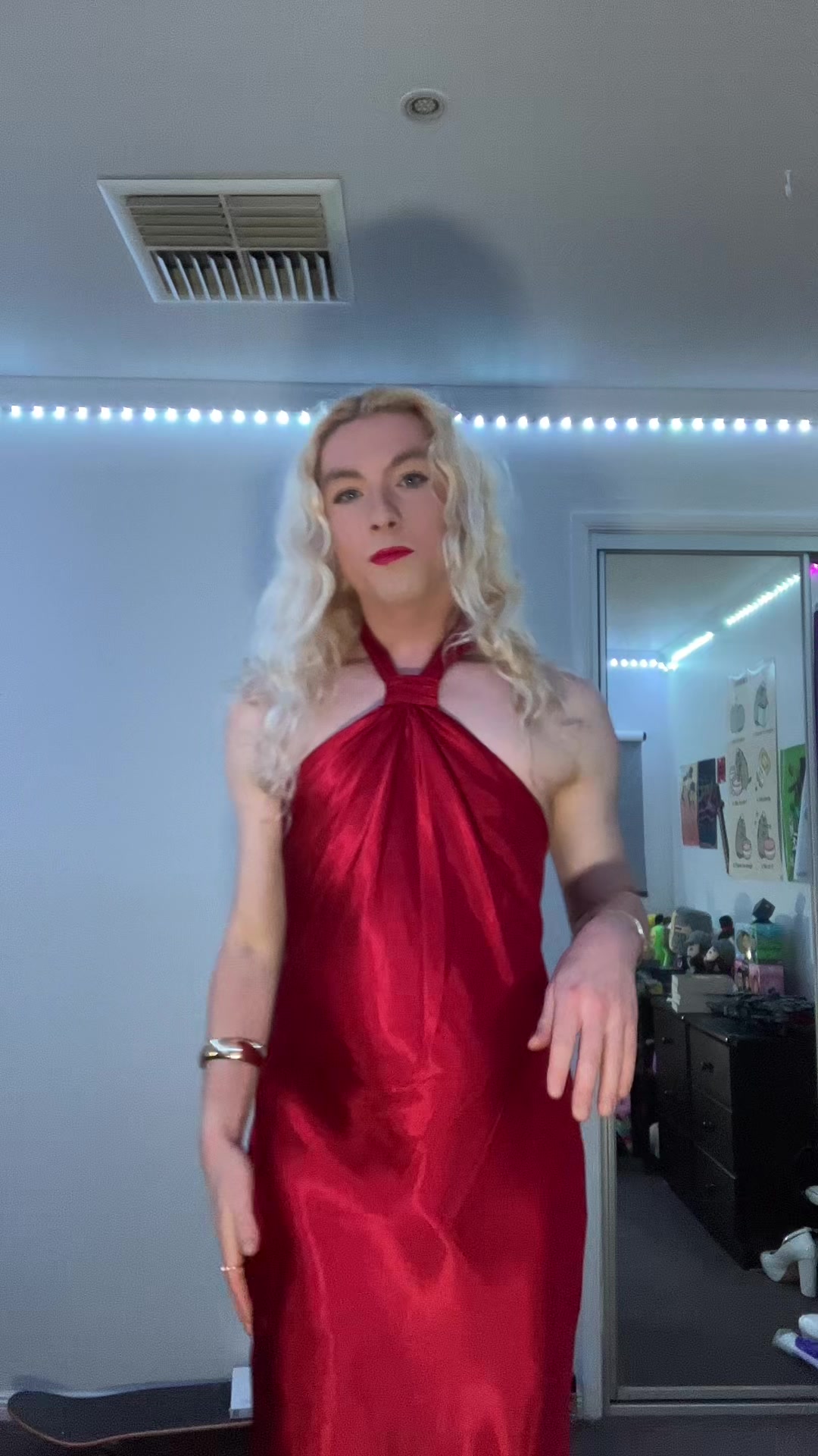 @Foxy_femboy
