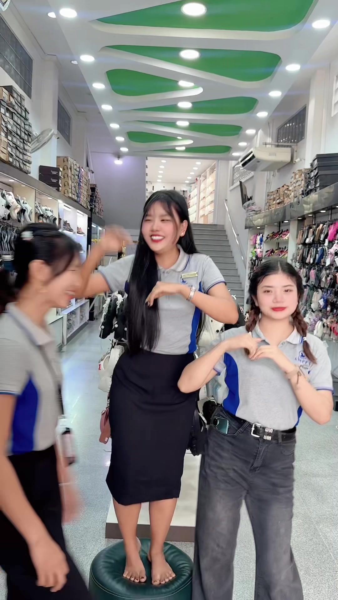 @Cherry Shoe Store