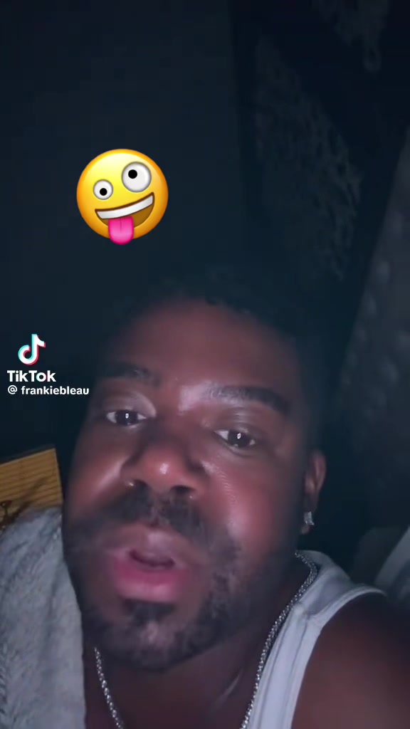 @AmomentWithDanni