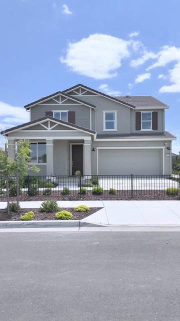 @Akta | Family Realtor®