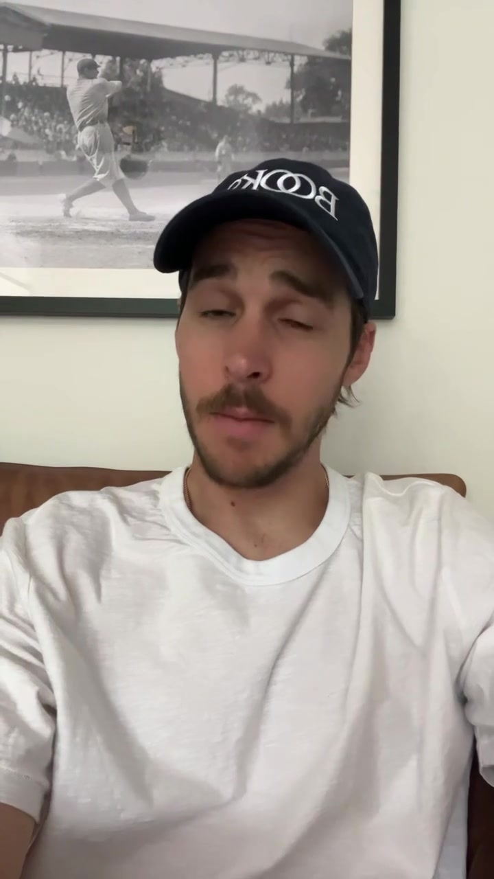 @Melissa Benoist