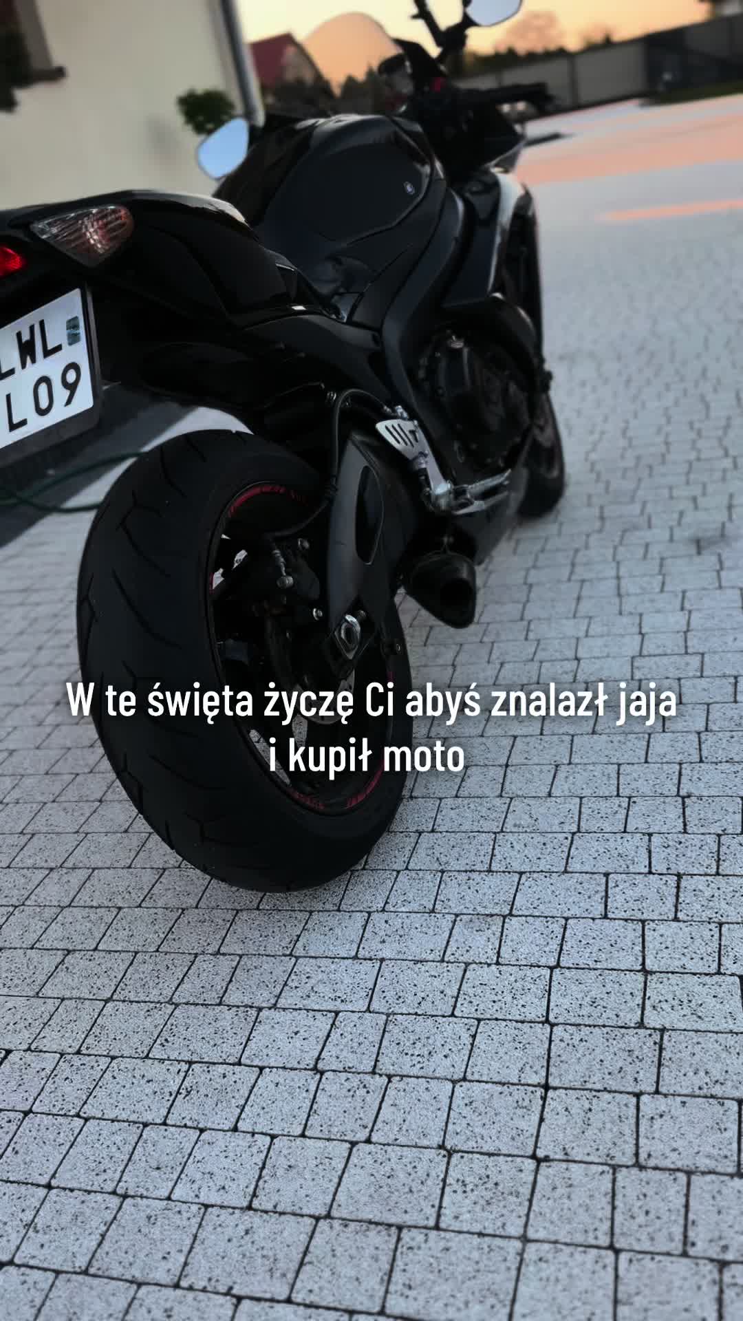 @_Leila_