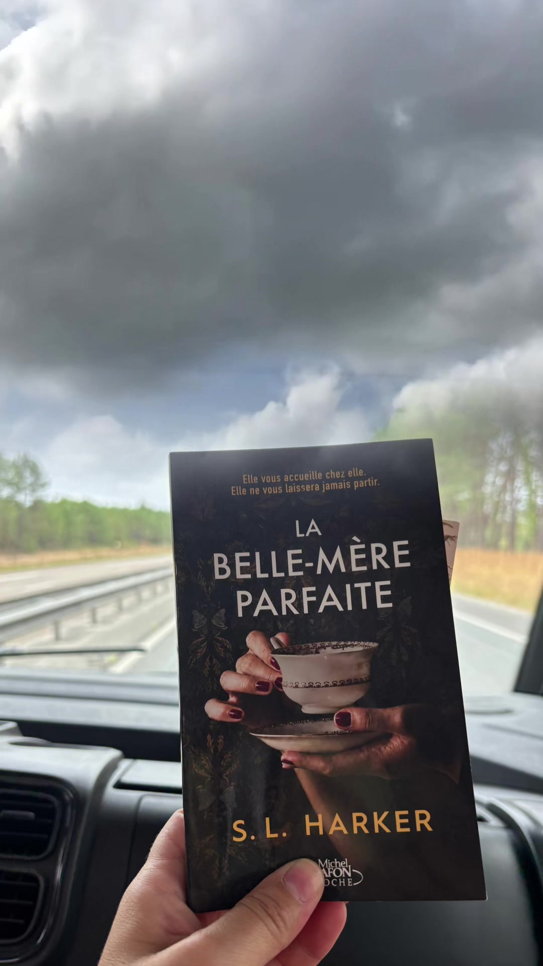 @petitepommelectrice