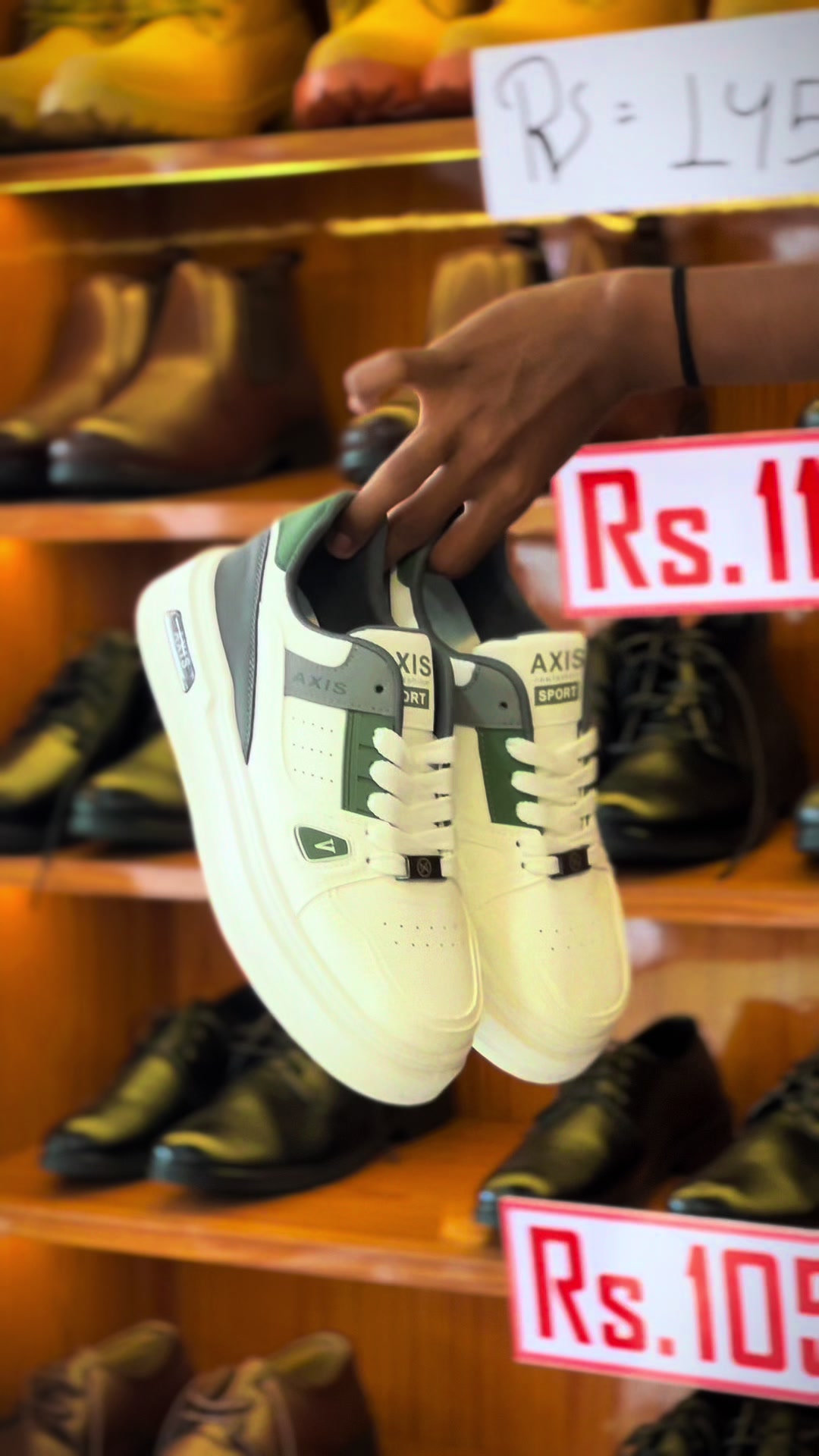 @Shoe Bank And Fashion Hunt