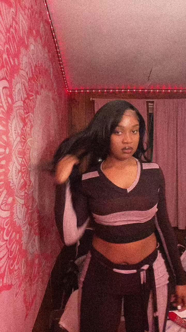 @It’s Marquel ✨