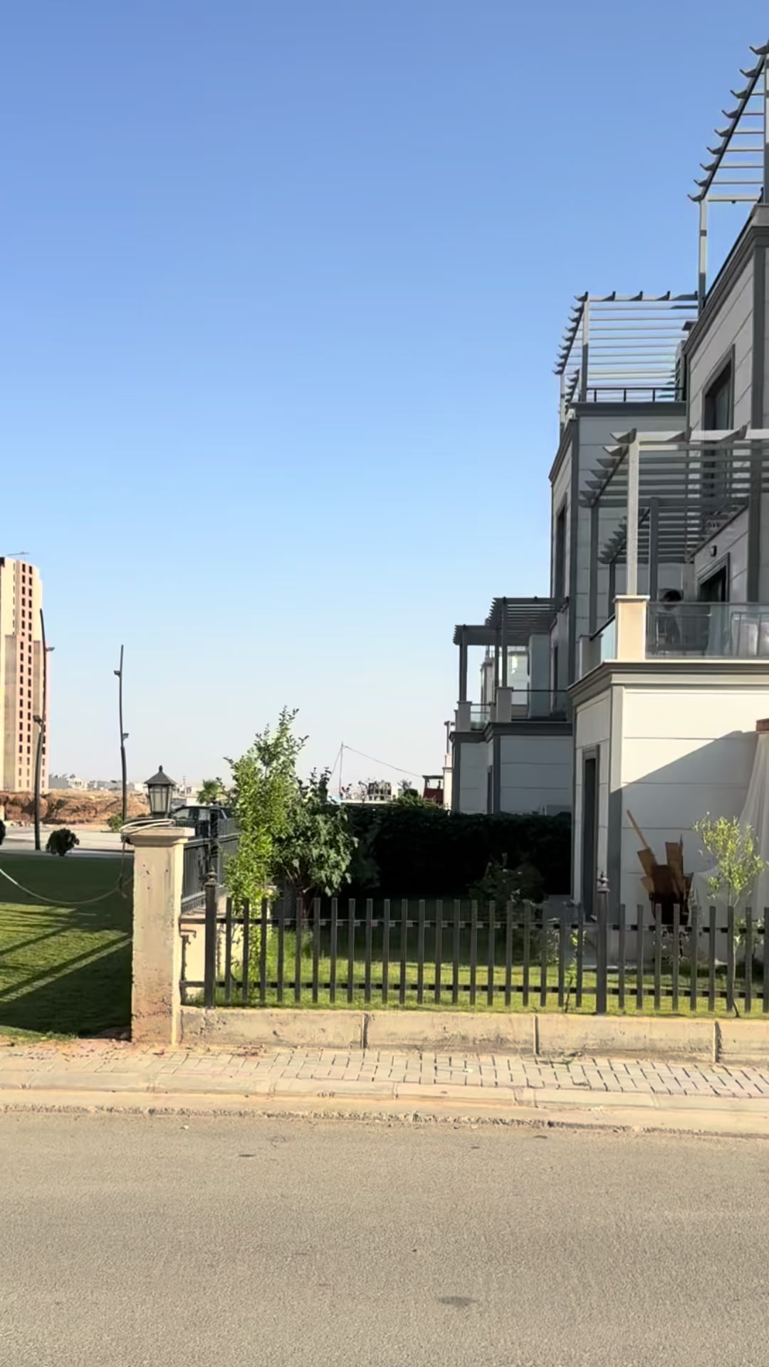 @دایکی هالە