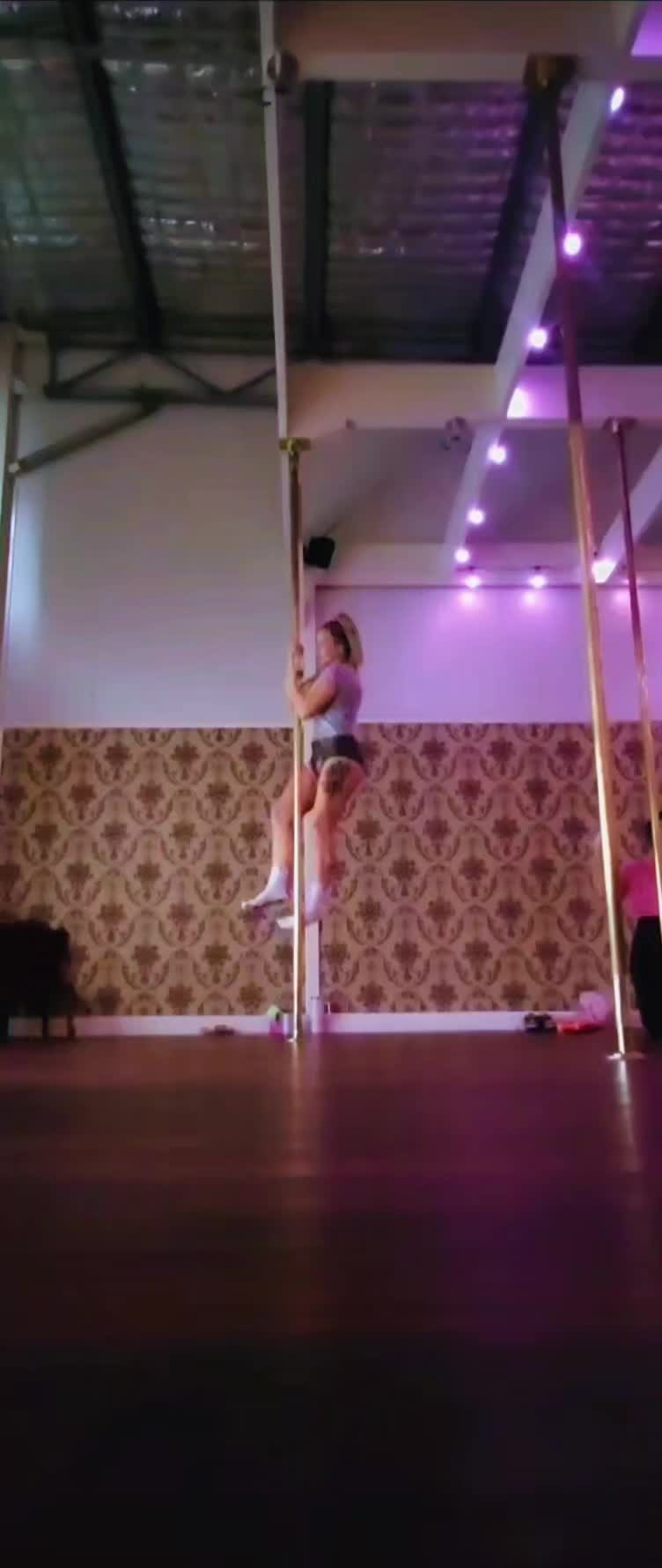 @Le_Poles