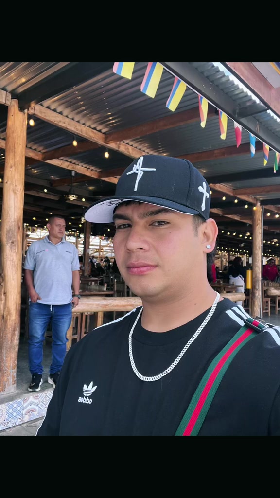 @Hener Gómez