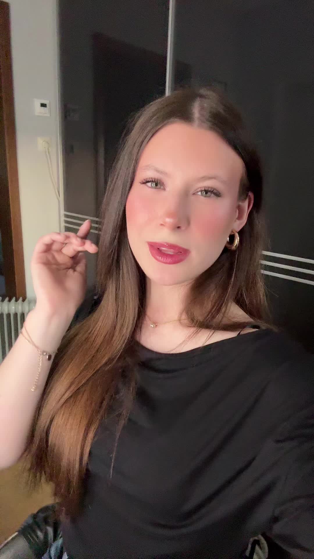 @phoebetkm