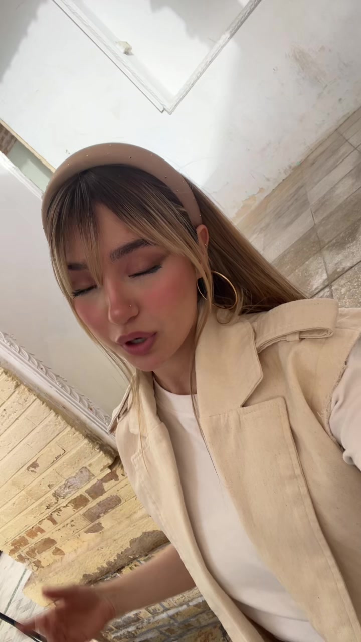 @Roxana Hosseini