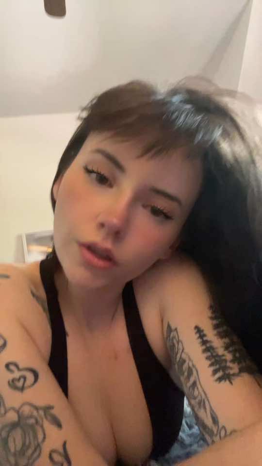 @karliebbrooks