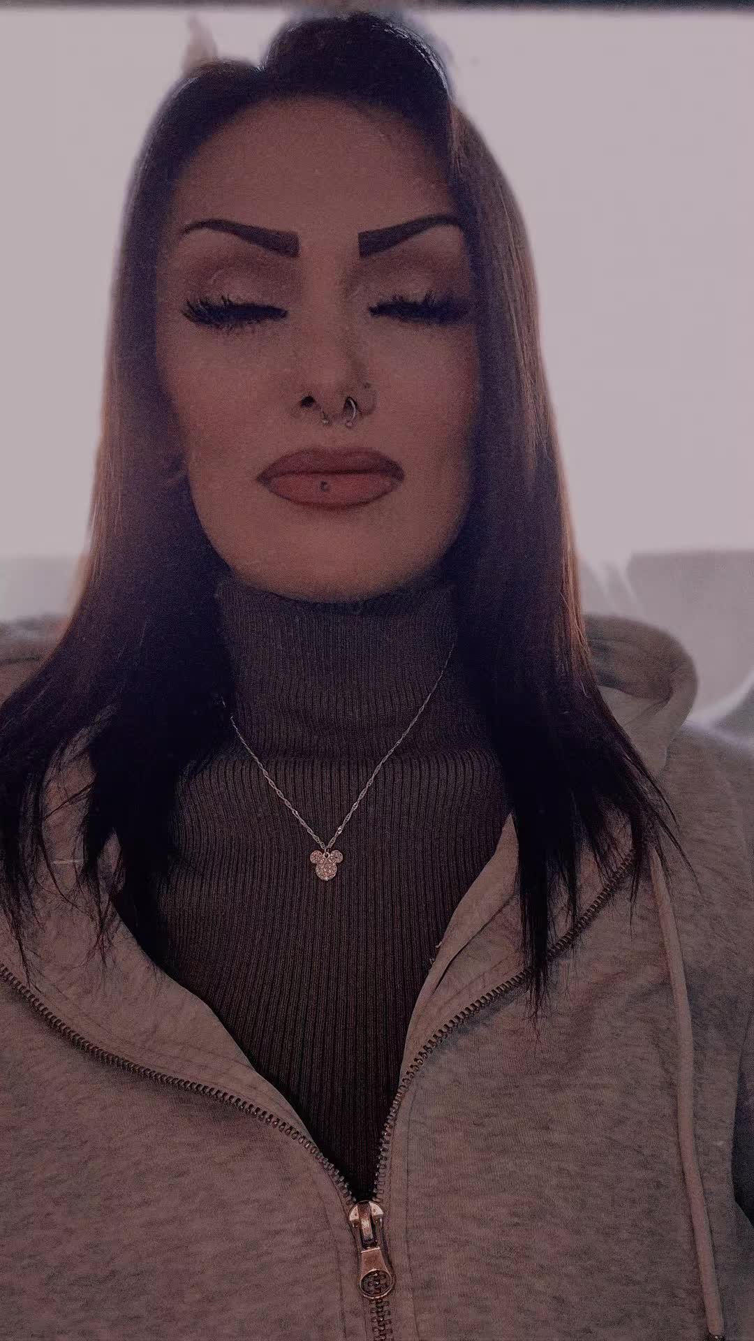 @neveryours