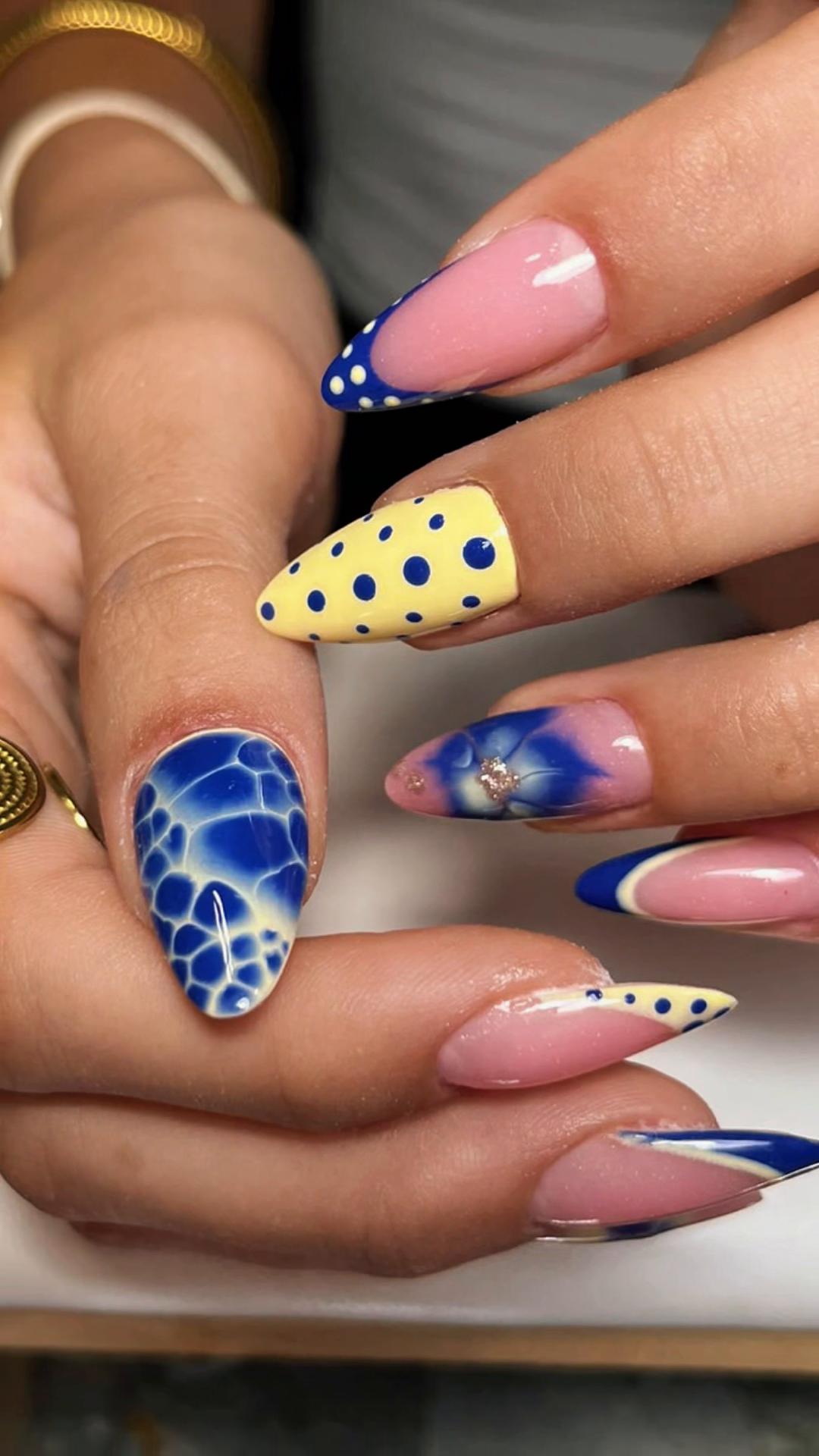 @Dumi Dumis nails