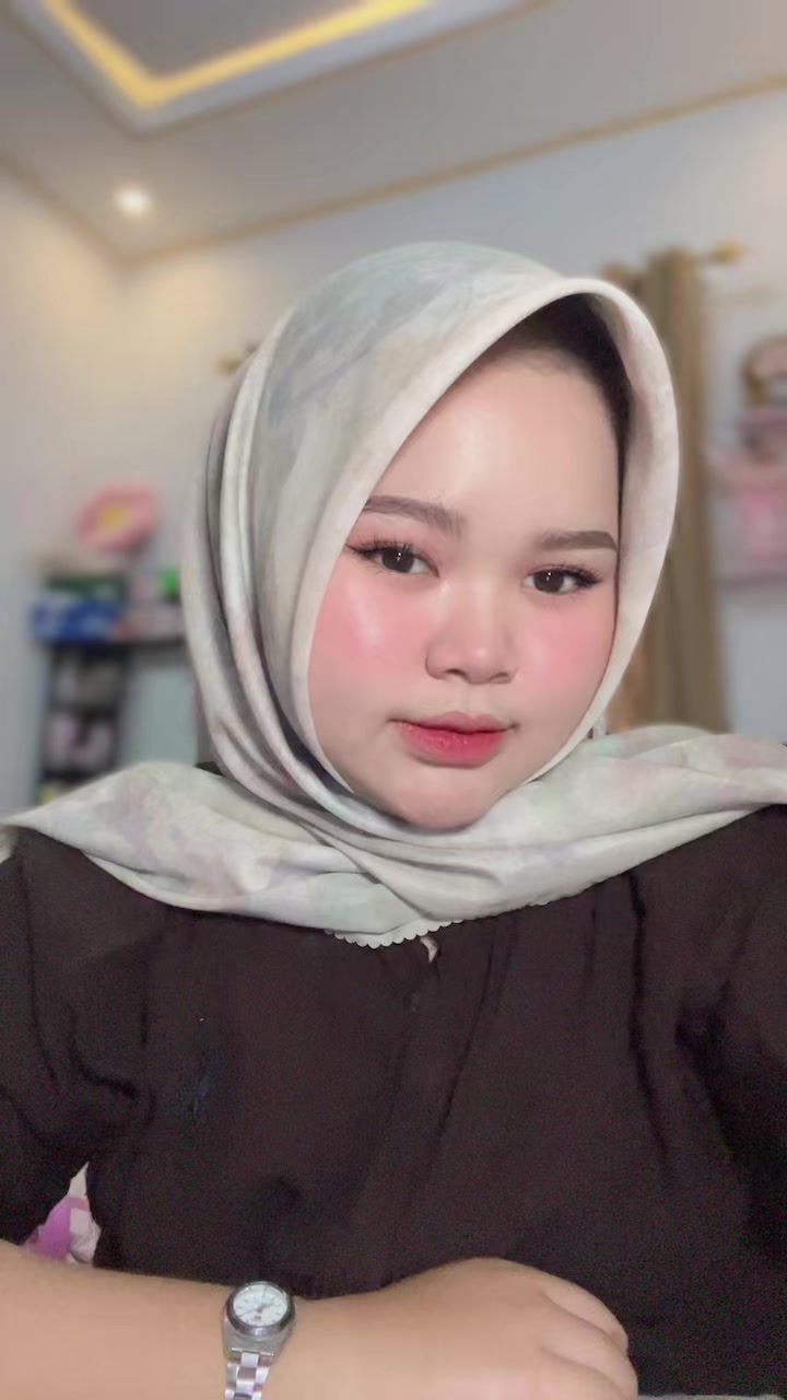 @Nisaa18