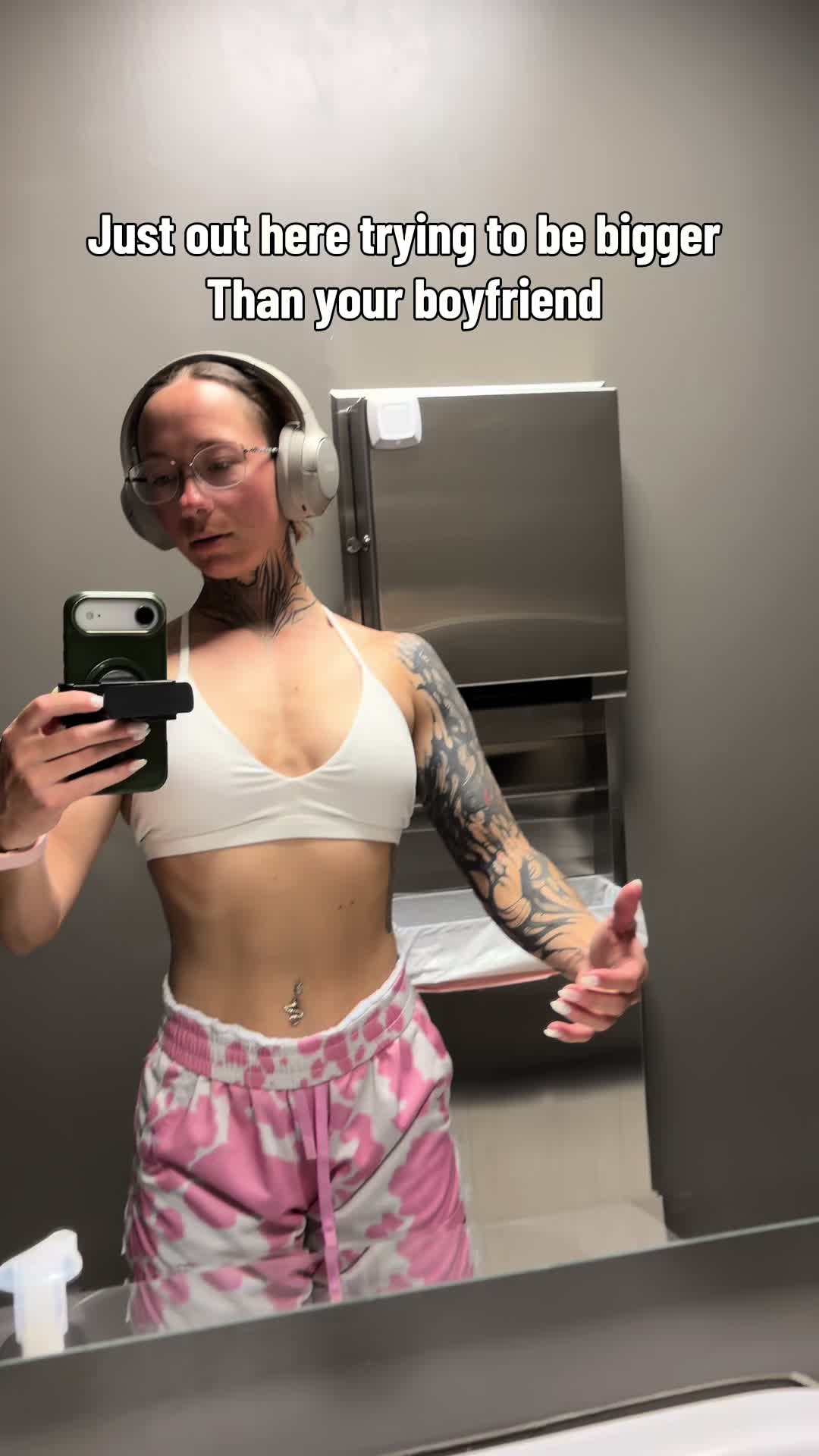 @Lolaisgone