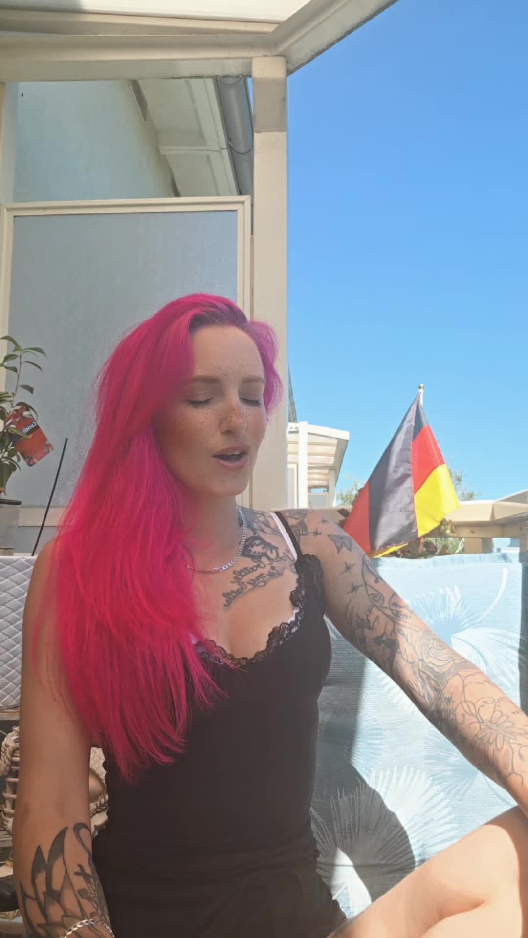 @Crash-Pink😈🖤🇩🇪