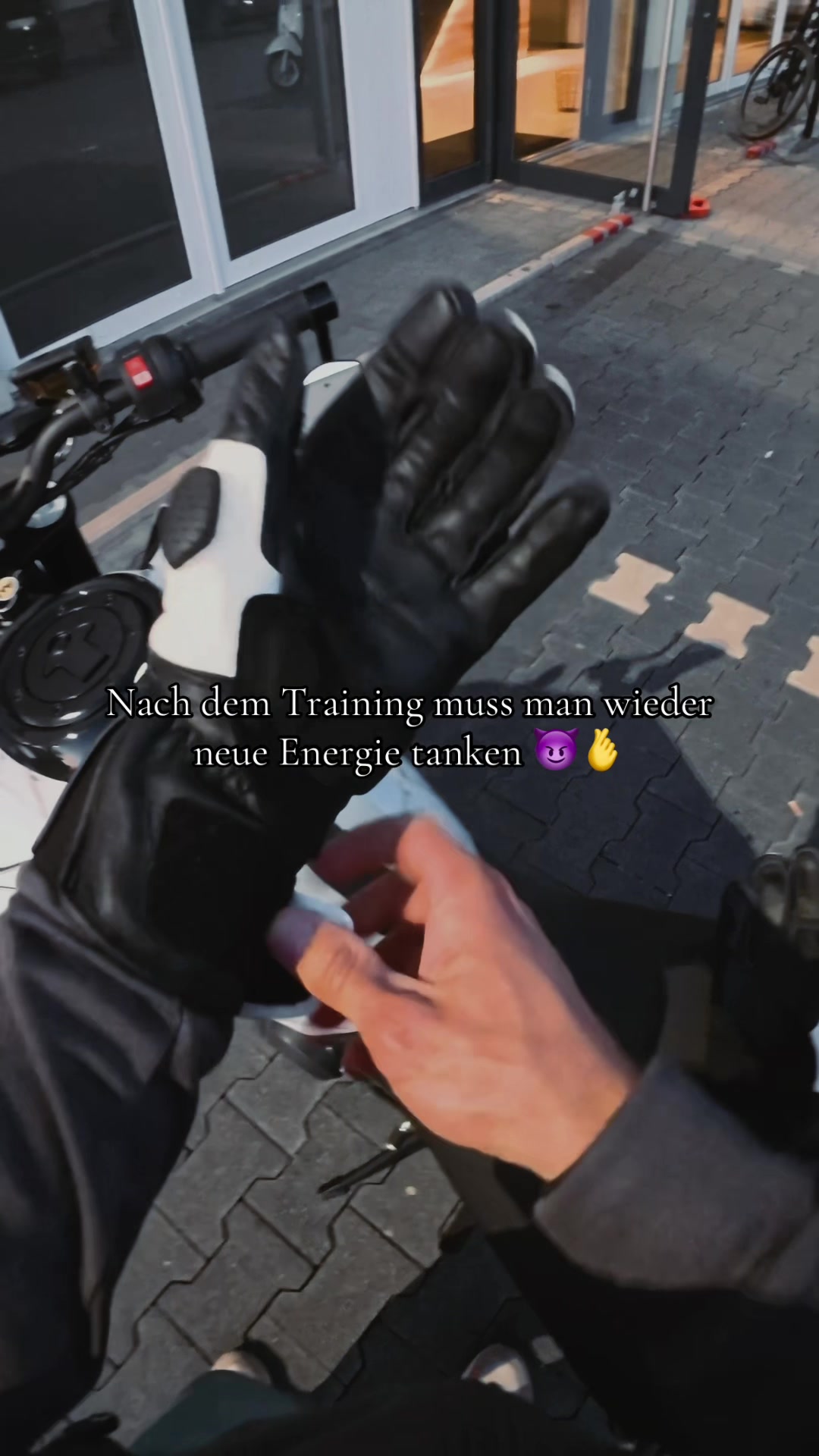 @🏔️🤍🏍️🤳