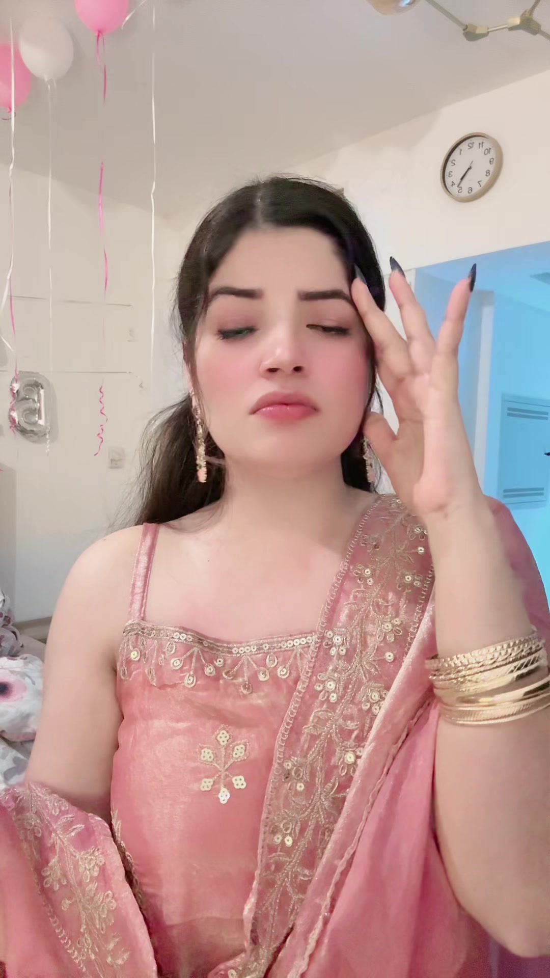 @Ayesha 🇮🇳🇨🇦
