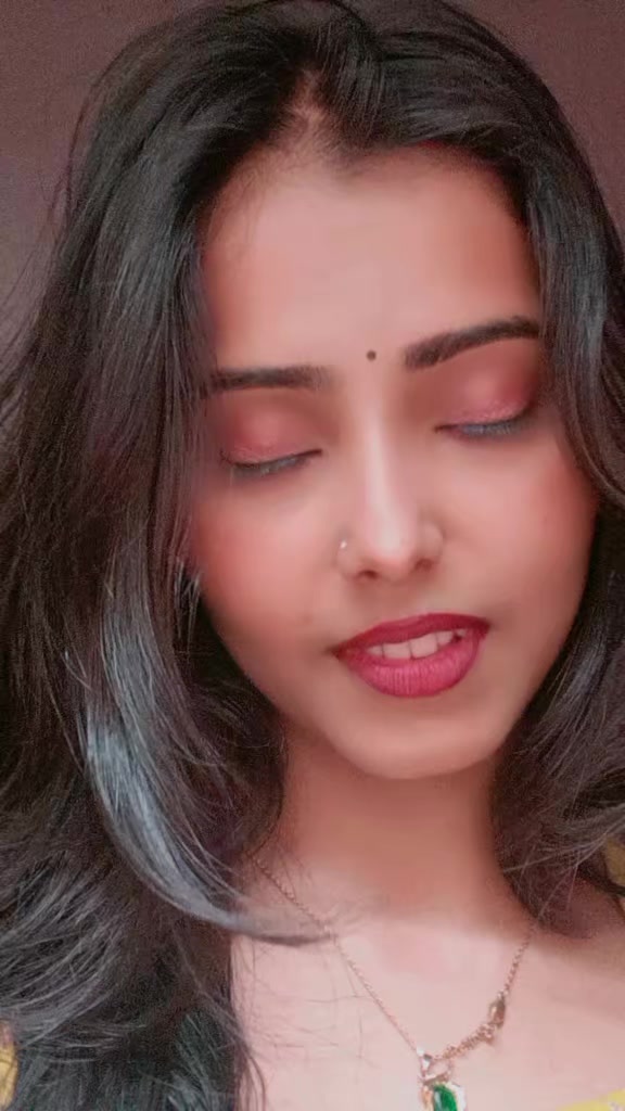 @rakhi thakur🌸🕊️