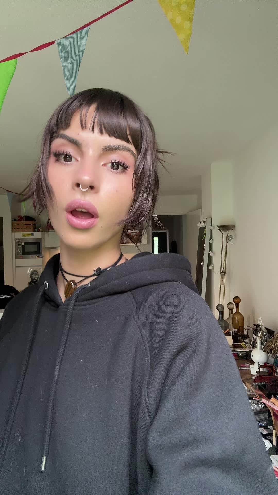 @Twerking_frog