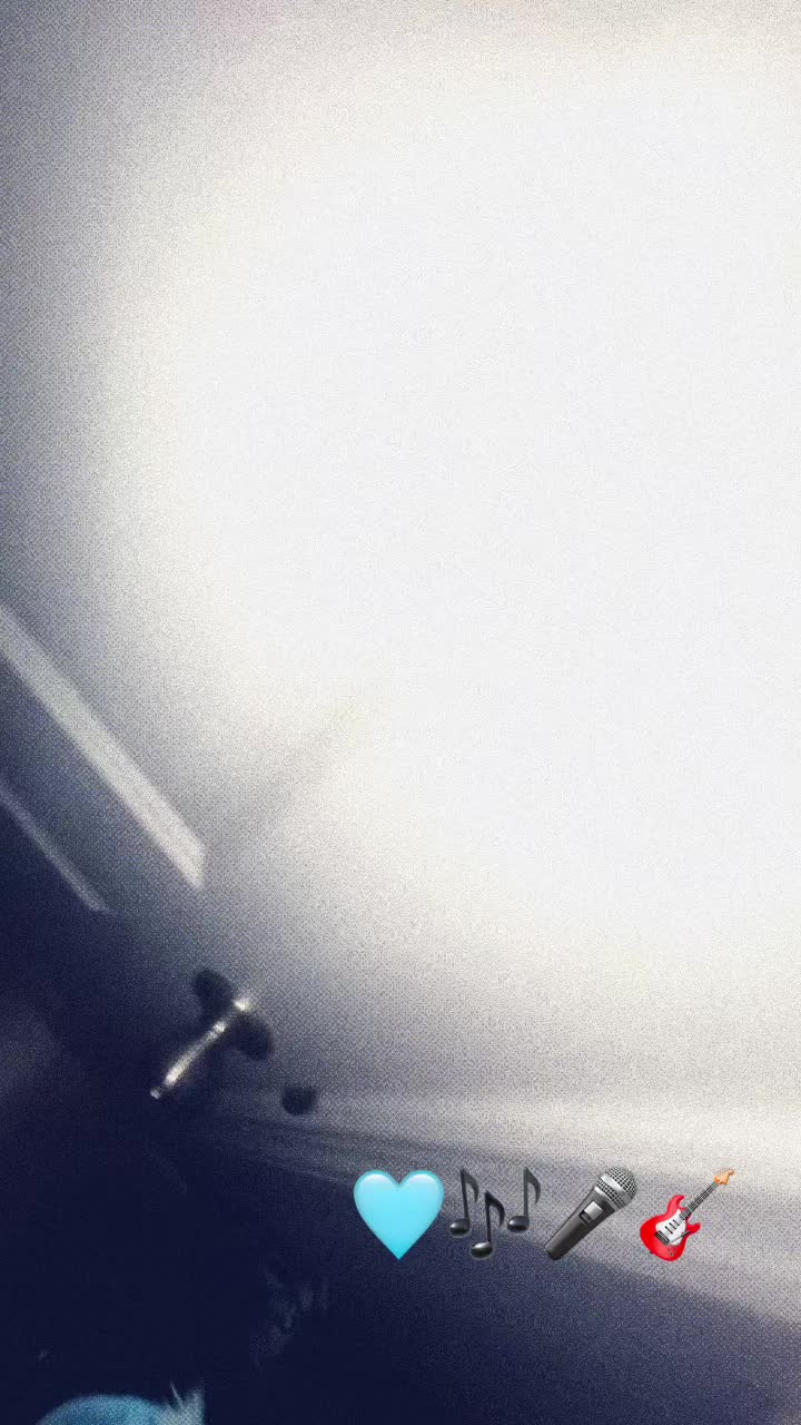 @⨷ lilz ४ ⨷