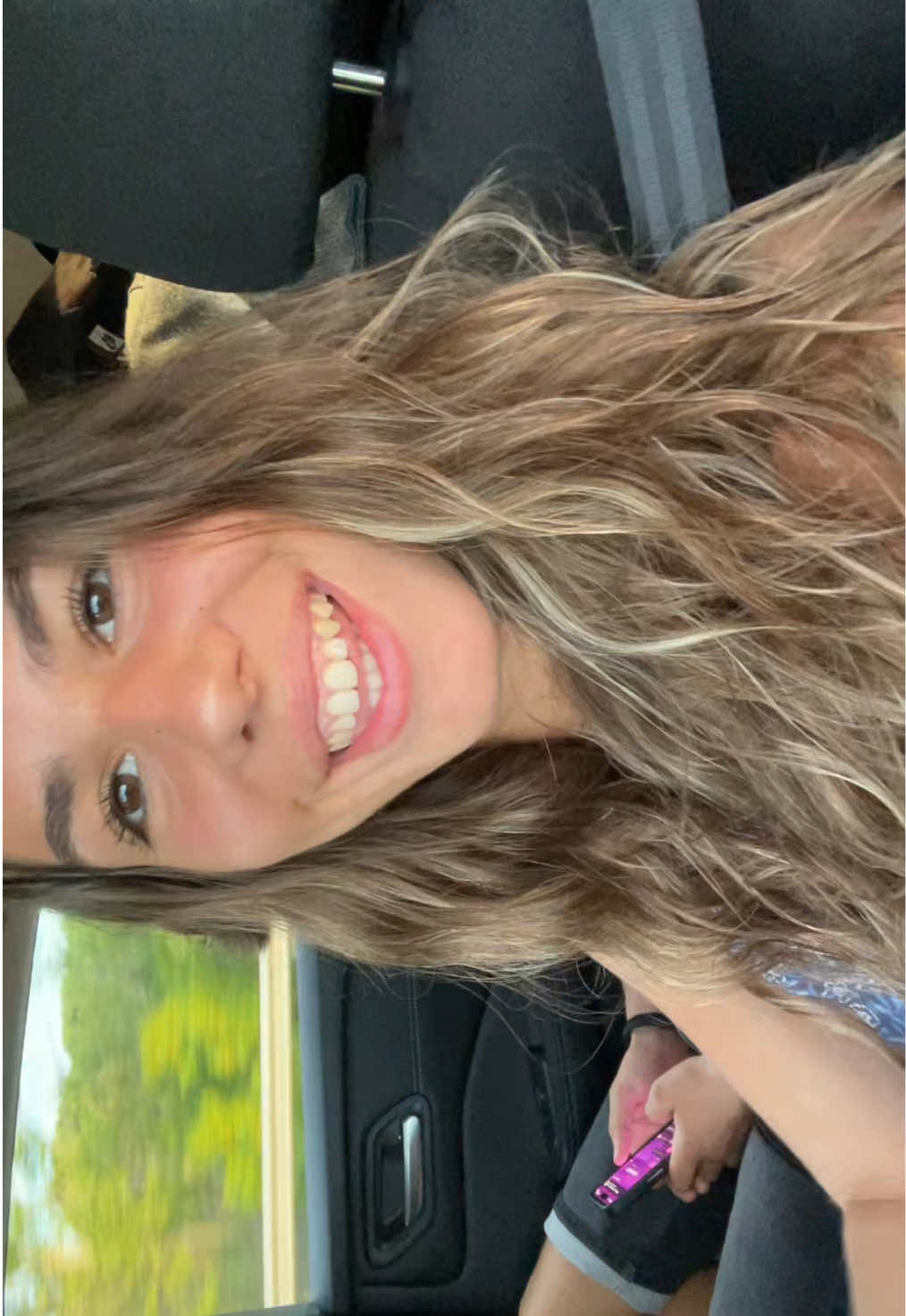@júlia