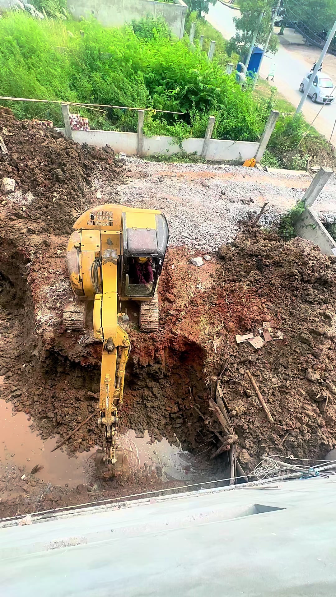 @ရွှေသားထင် Construction