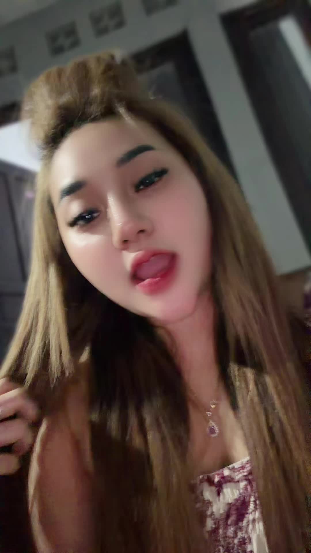@inisintottyy