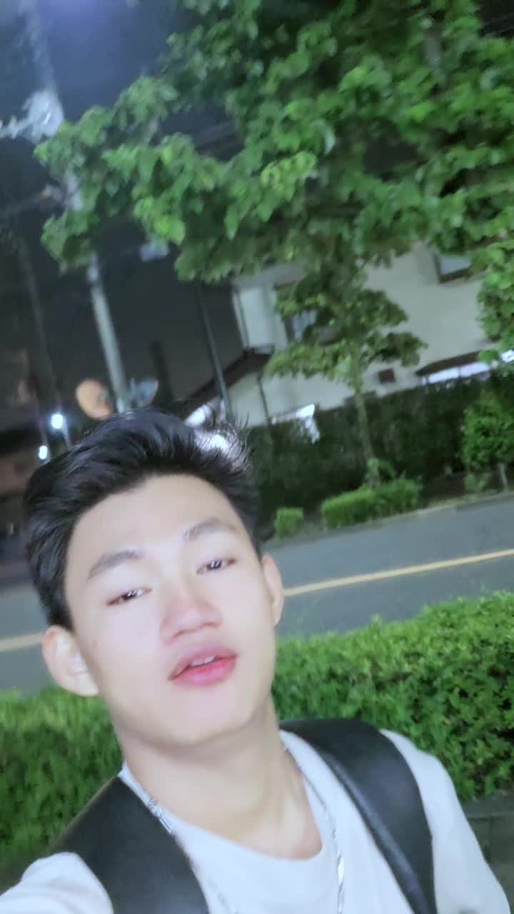 @𝐄𝐦𝐢𝐧