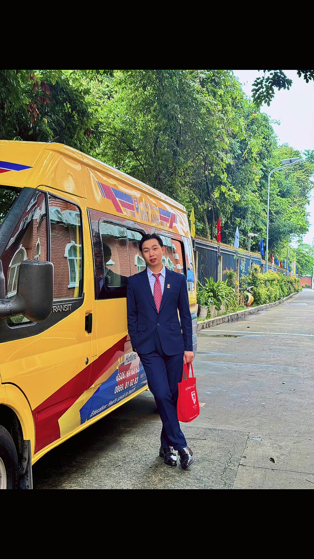 @Hiển
