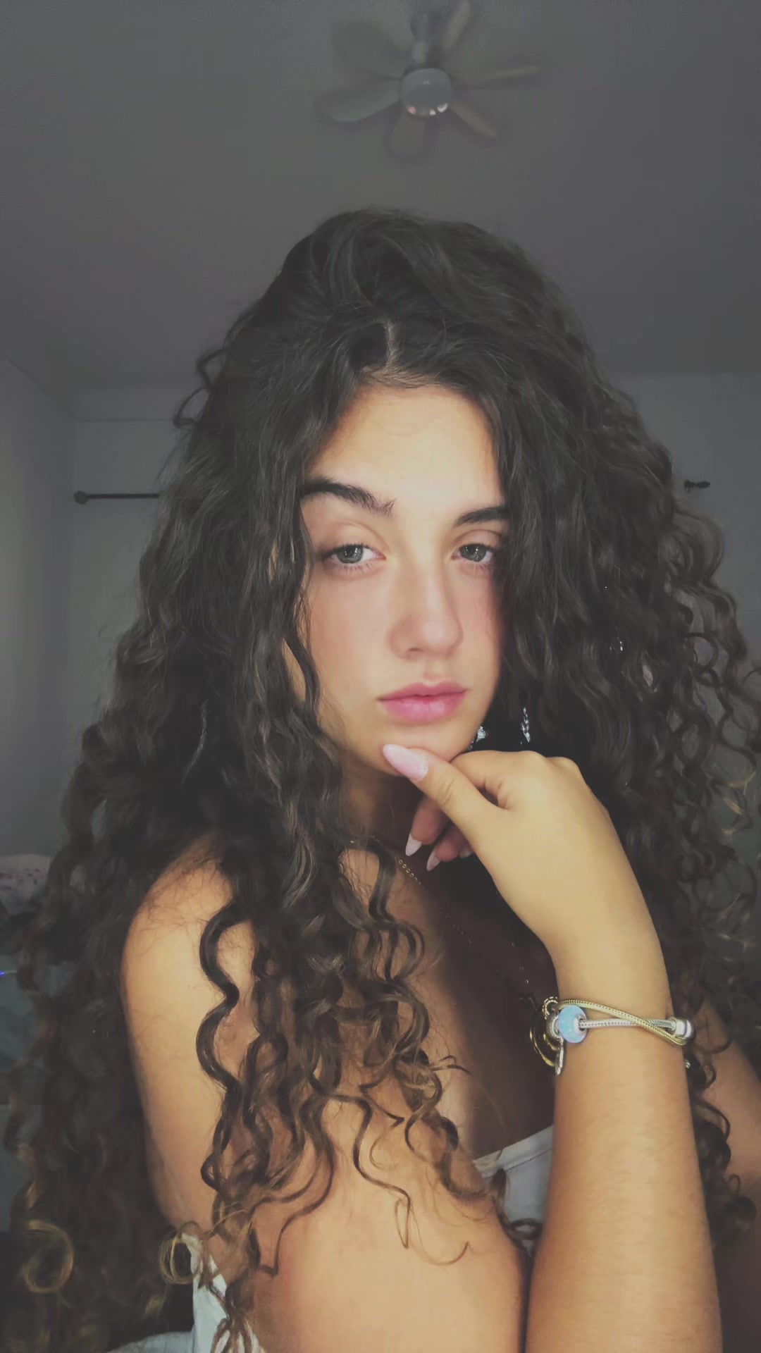 @laratorrez_