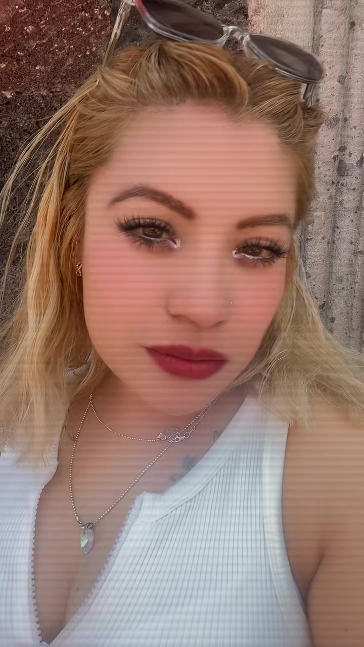 @lauandy04