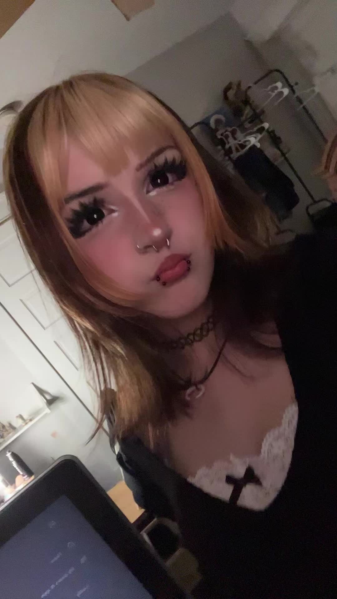 @sav (҂&deg;ロ&deg;)