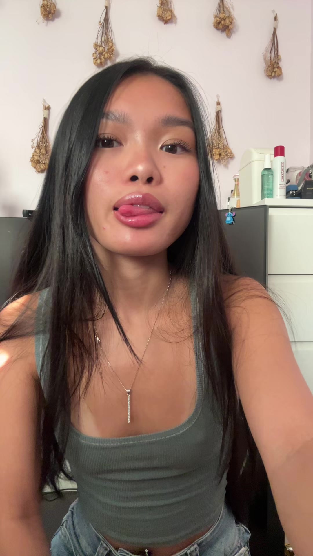 @chloe🦦
