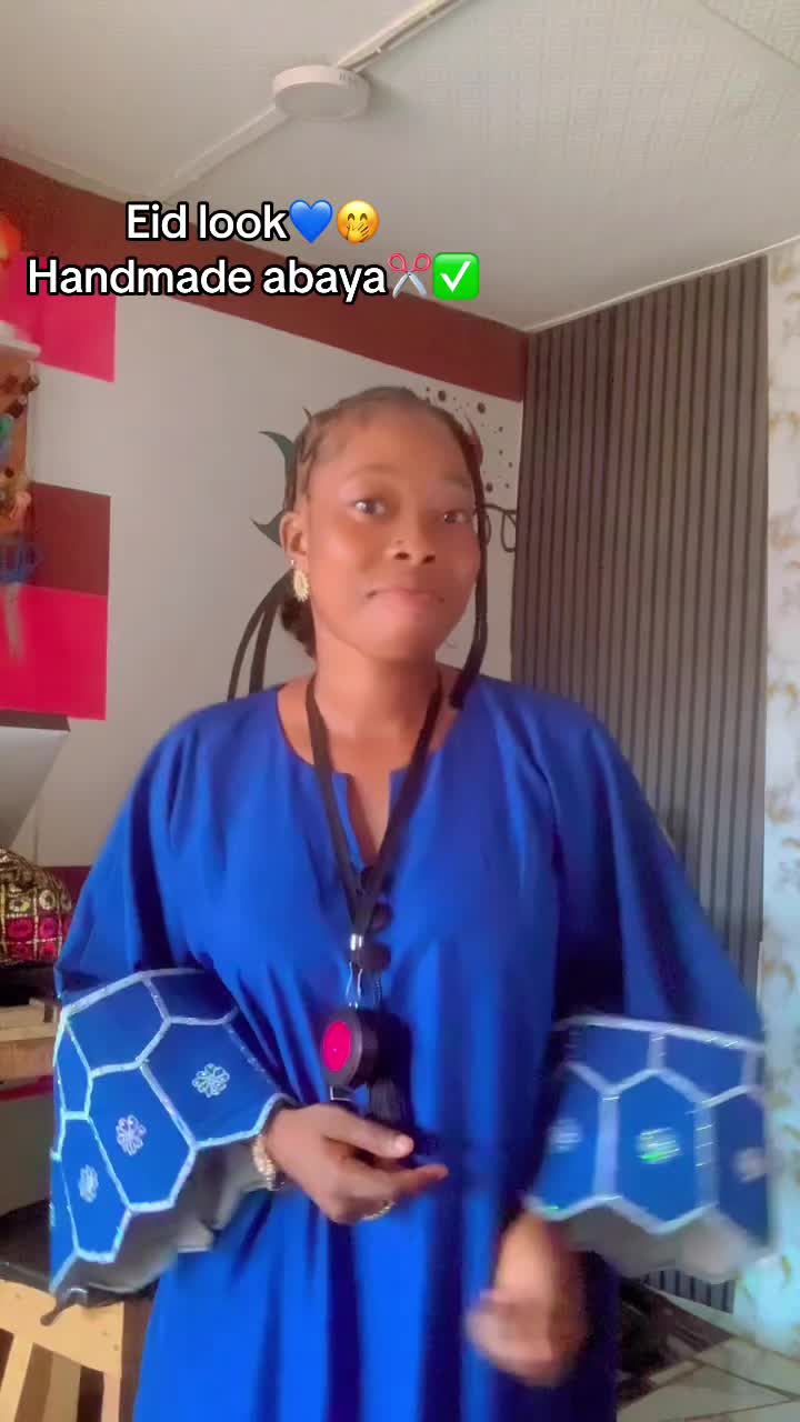 @Seunfunmi stitches🪡✂️👗🦋💐🌹