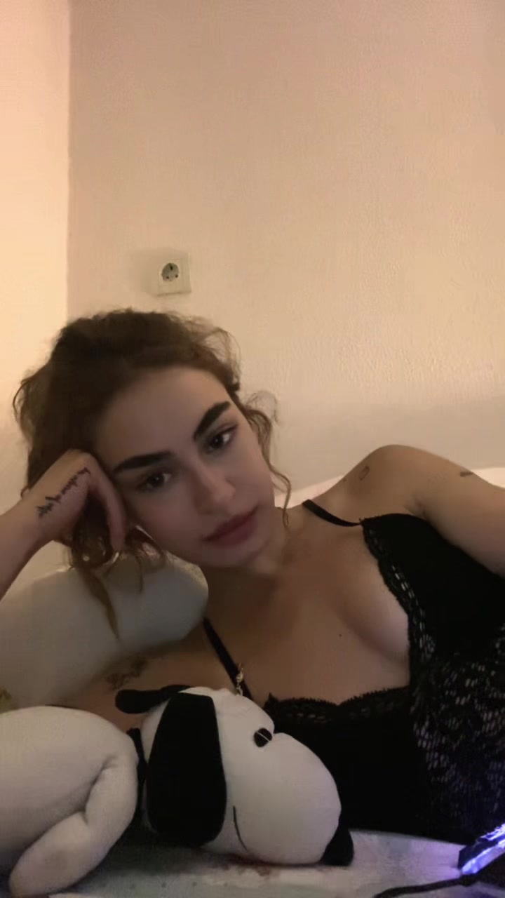 @Azra Evren
