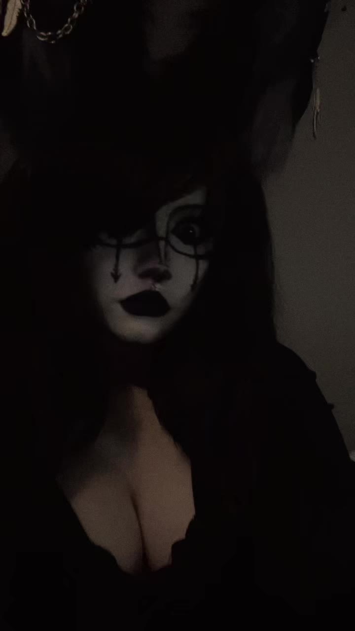@🦇🖤🧿~ 𝒁𝒖𝒛𝒖 ~🧿🖤🦇