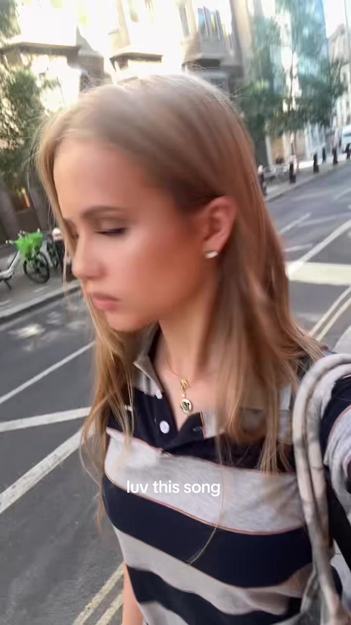 @оля вбшка