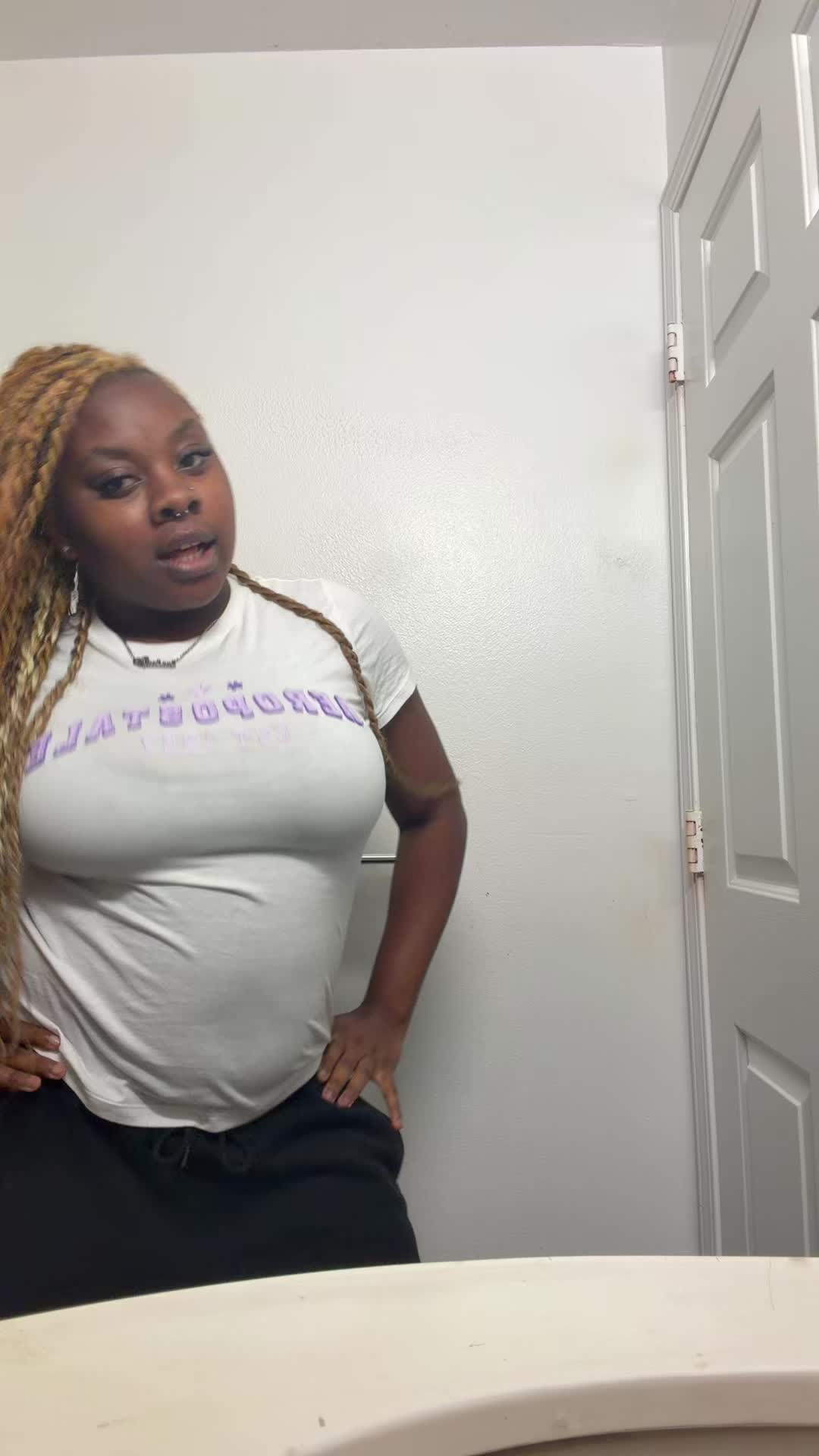 @houseoflaressia_