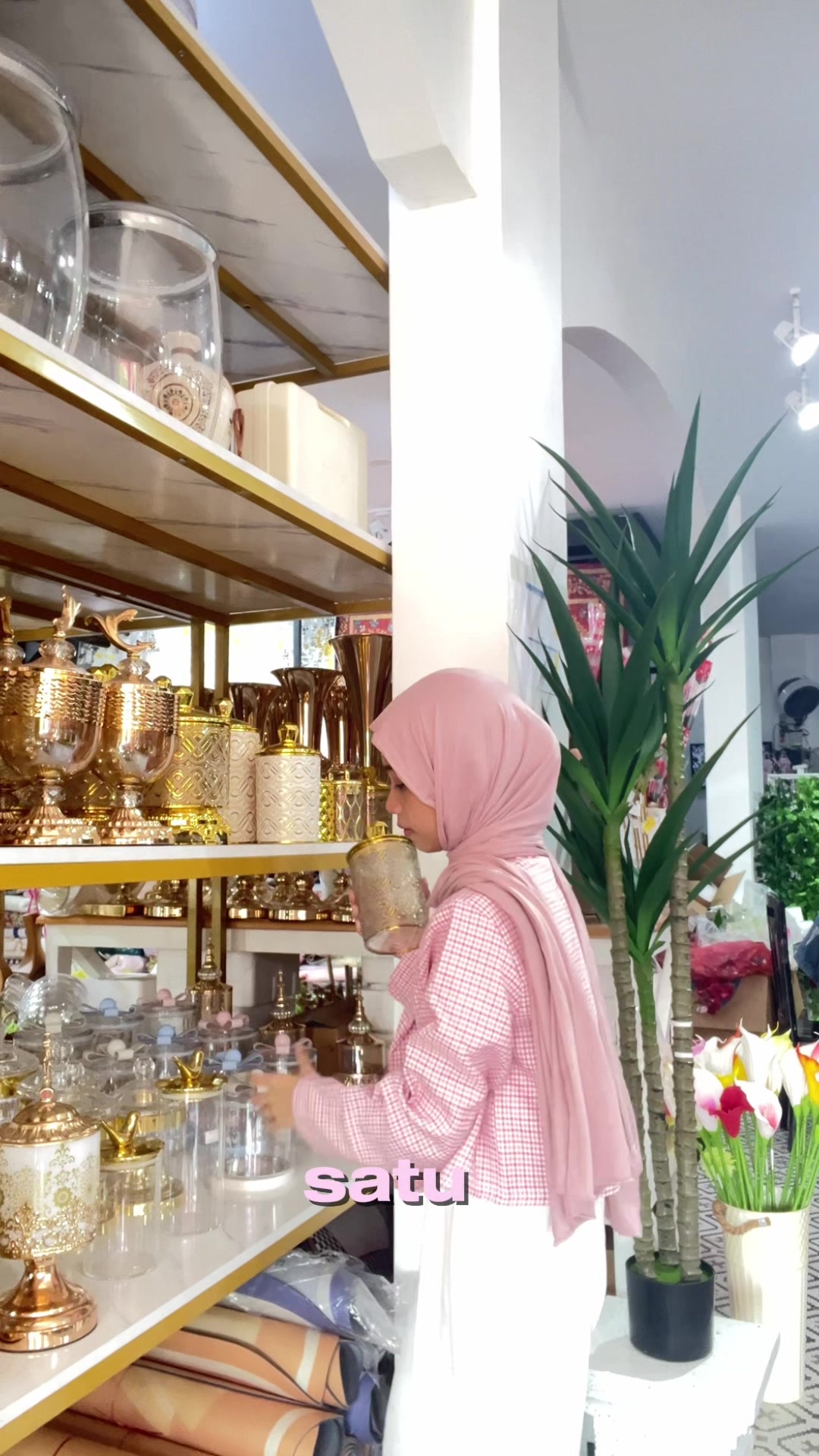 @decora.ina