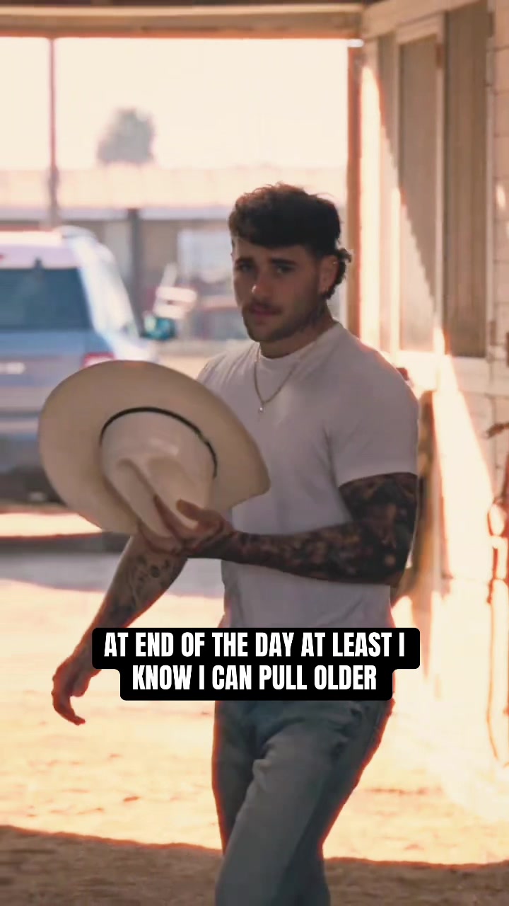@Axel Sebastian