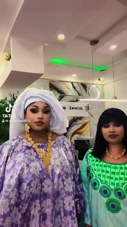 @Femme barbue